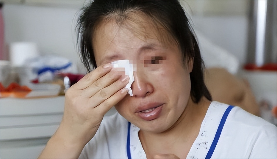 八岁男孩眼球被溶解,20分钟孩子眼球溶化无力回天