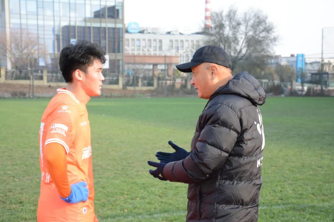 中乙到中超大满贯青岛足球史上最佳功勋教练