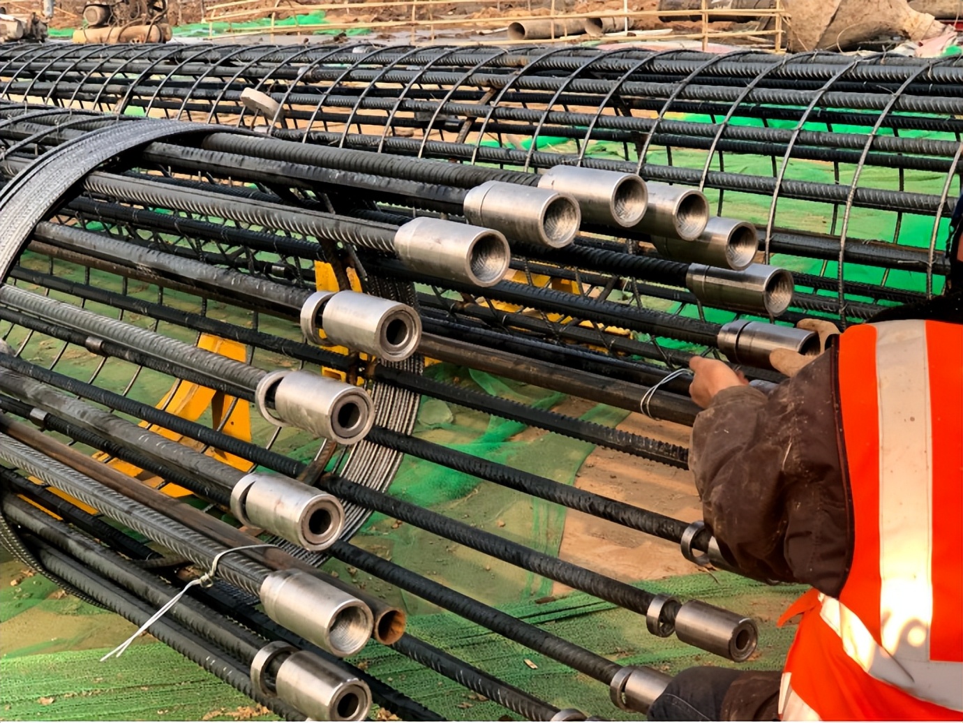 钢筋搭接焊接及机械连接区别,钢筋连接的方法主要有搭接焊接