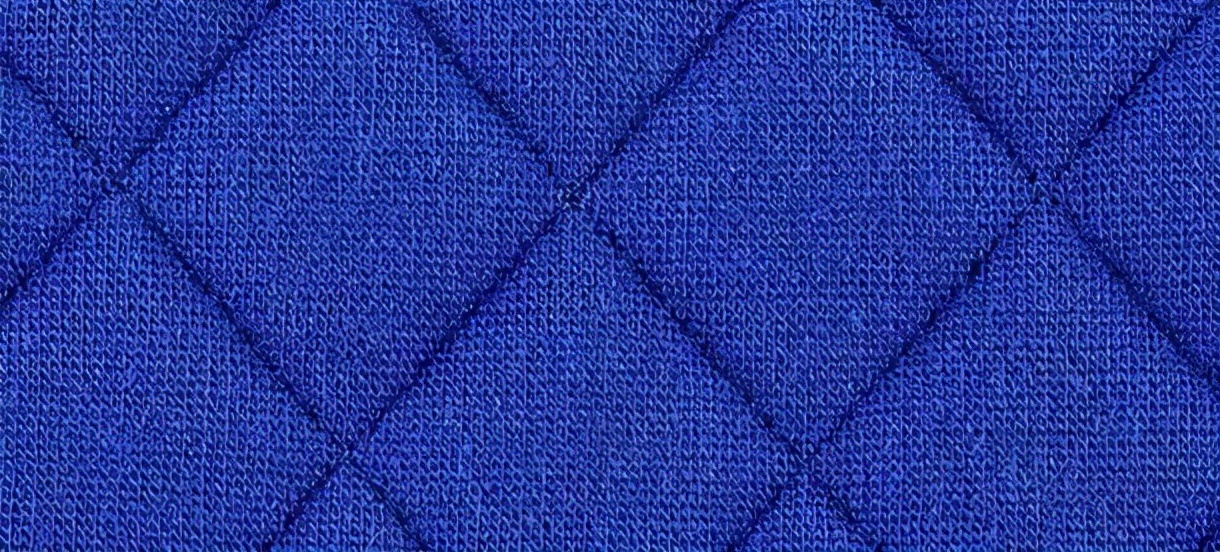 香奈儿鱼子酱的大球皮是什么皮质,香奈儿cf小号皮质是硬的还是软的