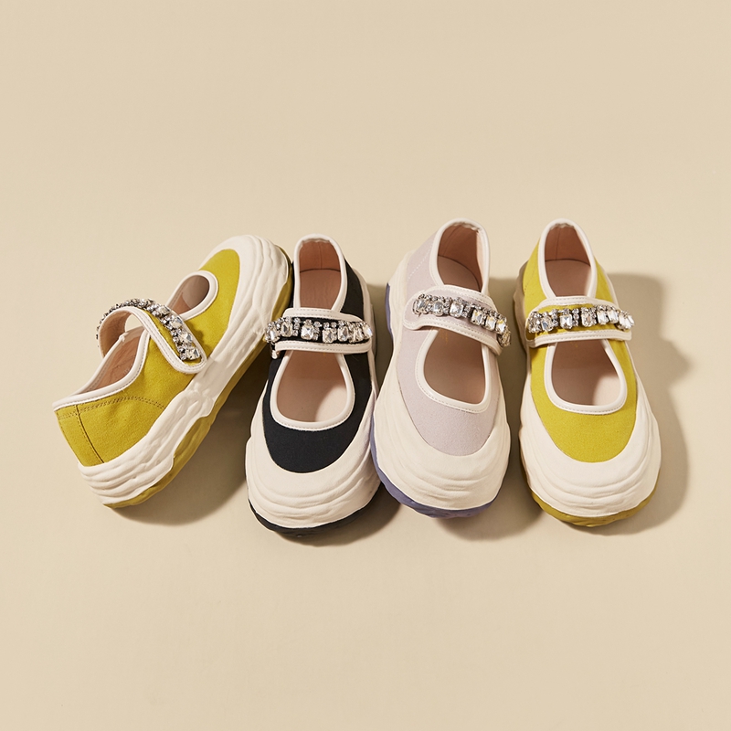 早秋想要穿出魅力和高颜值，水钻魔术贴玛丽珍一招拿下