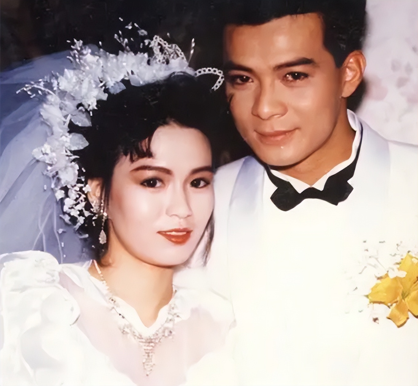 黄日华穿衣风格,黄日华年轻时踢球的视频