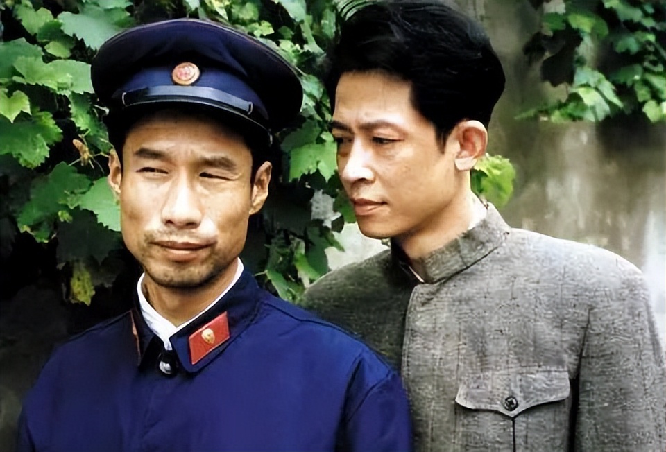 口碑最好潜伏的谍战剧15部,十部熬夜必看谍战剧潜伏第一名