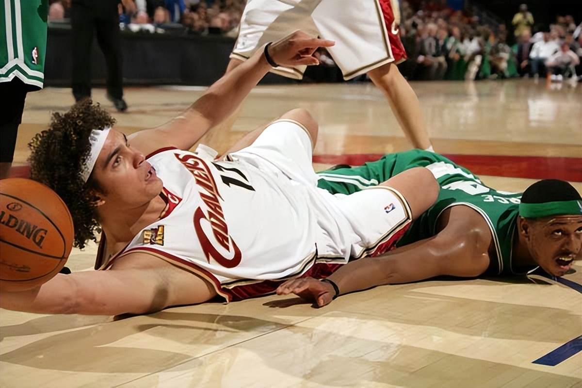 瓦莱乔为什么要躲过2次总冠军,巴西影帝瓦莱乔勇士