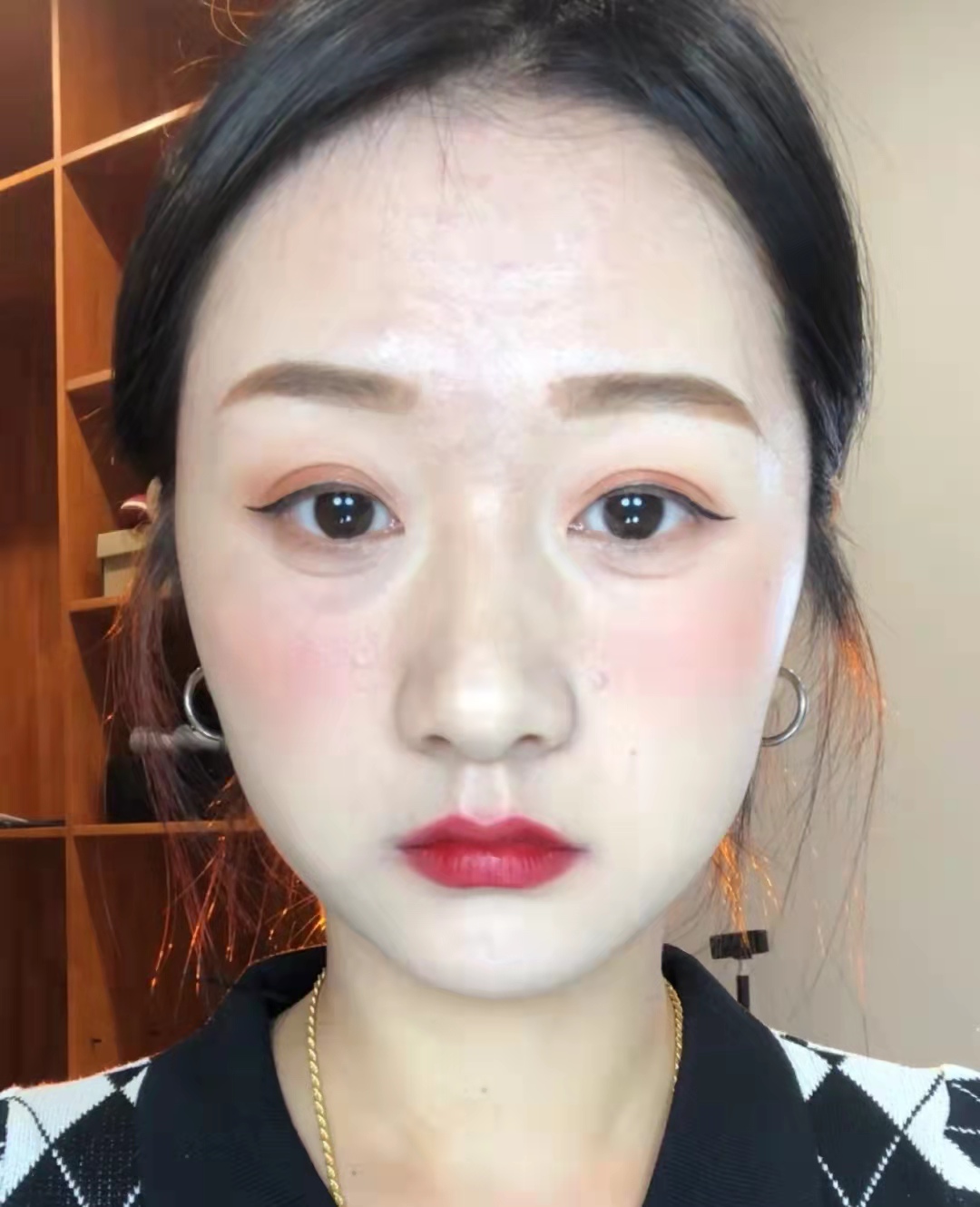 会化妆跟不会化妆,不会化底妆的人学化妆有多难