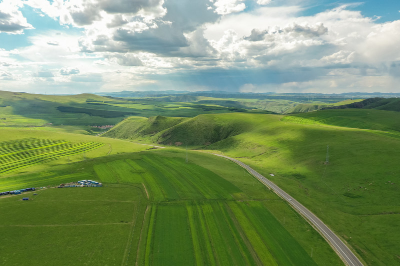 赤峰周边最美的公路,赤峰中国草原自驾游旅游胜地