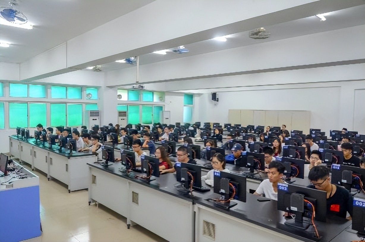 中山大学计算机学院专业有哪些,电子科技大学中山学院专业