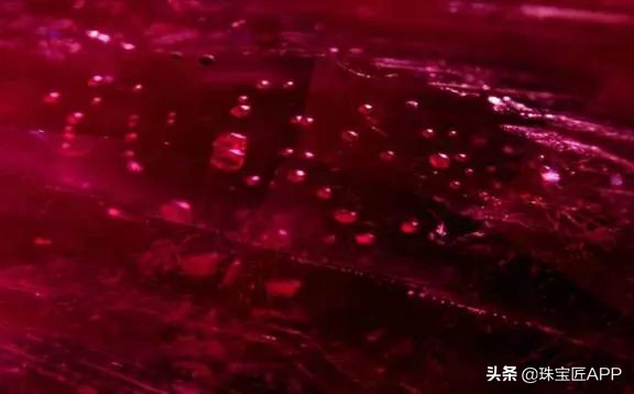 宝石的裂纹叫什么,宝石有裂痕是不是就失去价值了