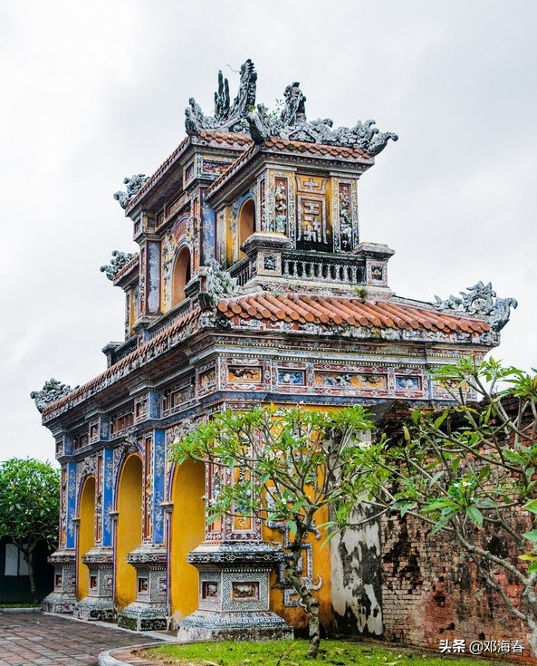 弟弟长期不听话,古代弟弟不听话被哥哥严厉教训