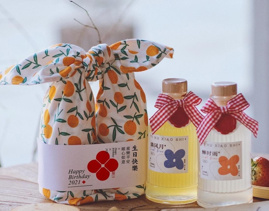 刚谈的女朋友七夕送什么礼物好,七夕送老婆礼物推荐高端金手镯