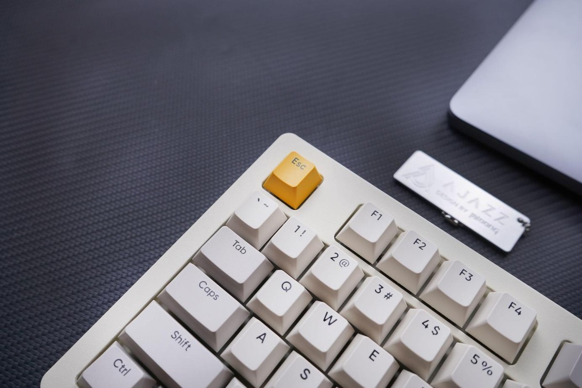 键盘中的美食家！黑爵AKC087千层酥体验：颜值和手感全都要