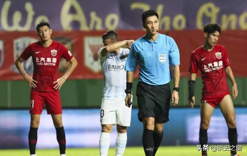 裁判马宁出征卡塔尔世界杯,复盘马宁判给卡塔尔三粒点球