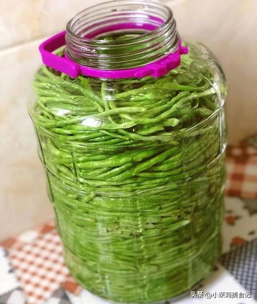 腌酸豆角里面生花怎么办,腌酸豆角怎么样不长白花