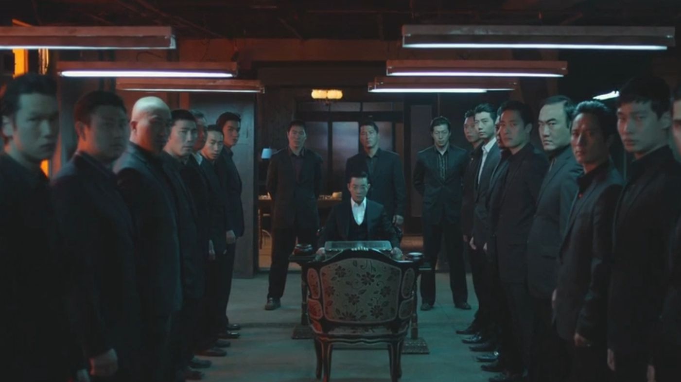 韩国黑帮电影巅峰之作新世界,韩国暴力美学的巅峰之作