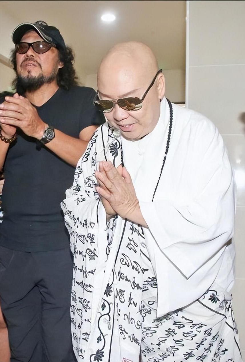 *星艳**出家当尼姑，称看小电影不如自己演，犀利点评林志玲是小黑枣