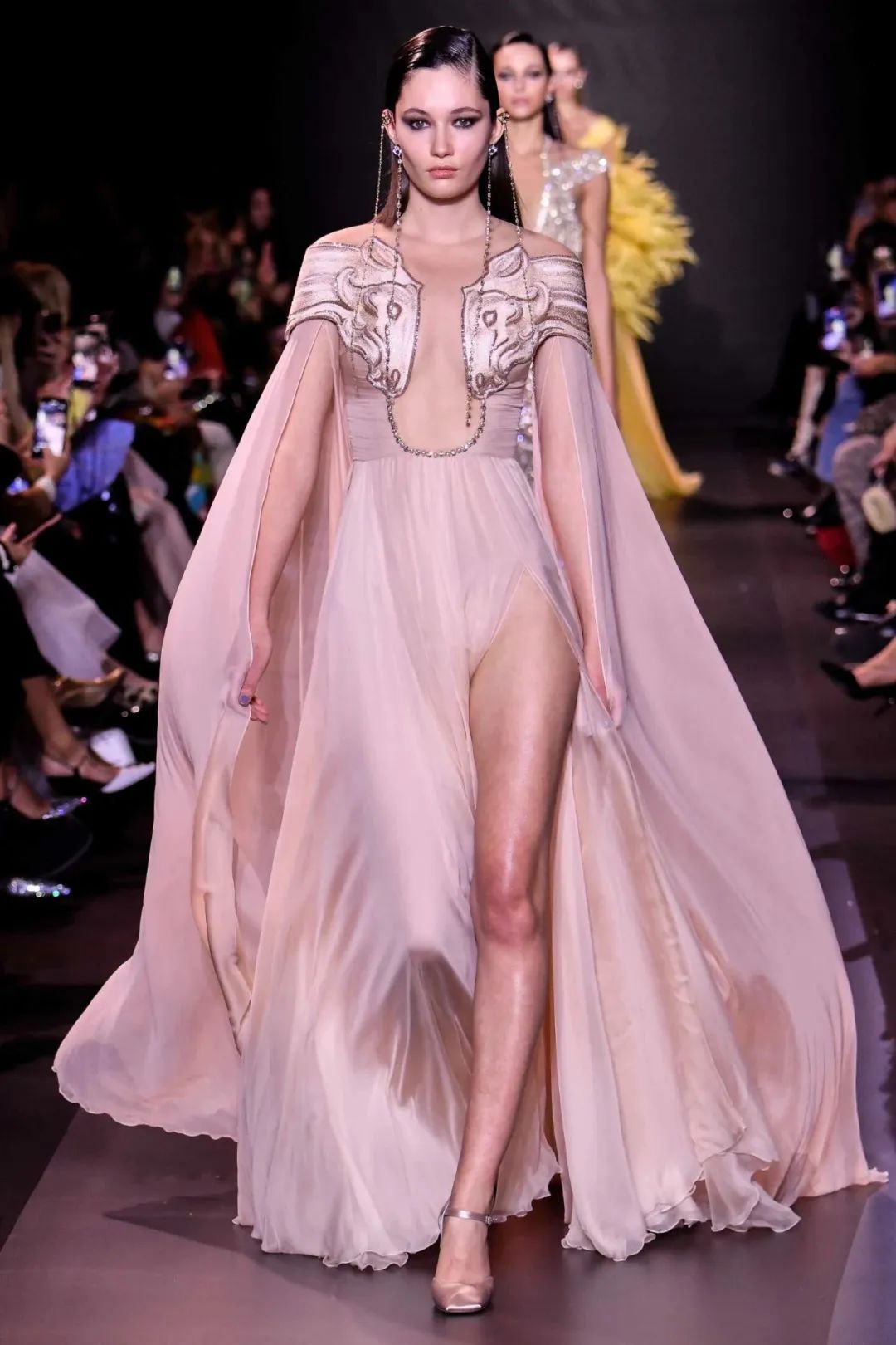 georgeshobeika2018时装秀完整版,georgeshobeika2018年的秀场