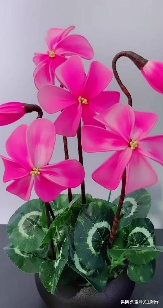 高手在民间根雕做得栩栩如生,看起来很牛逼的手工制作