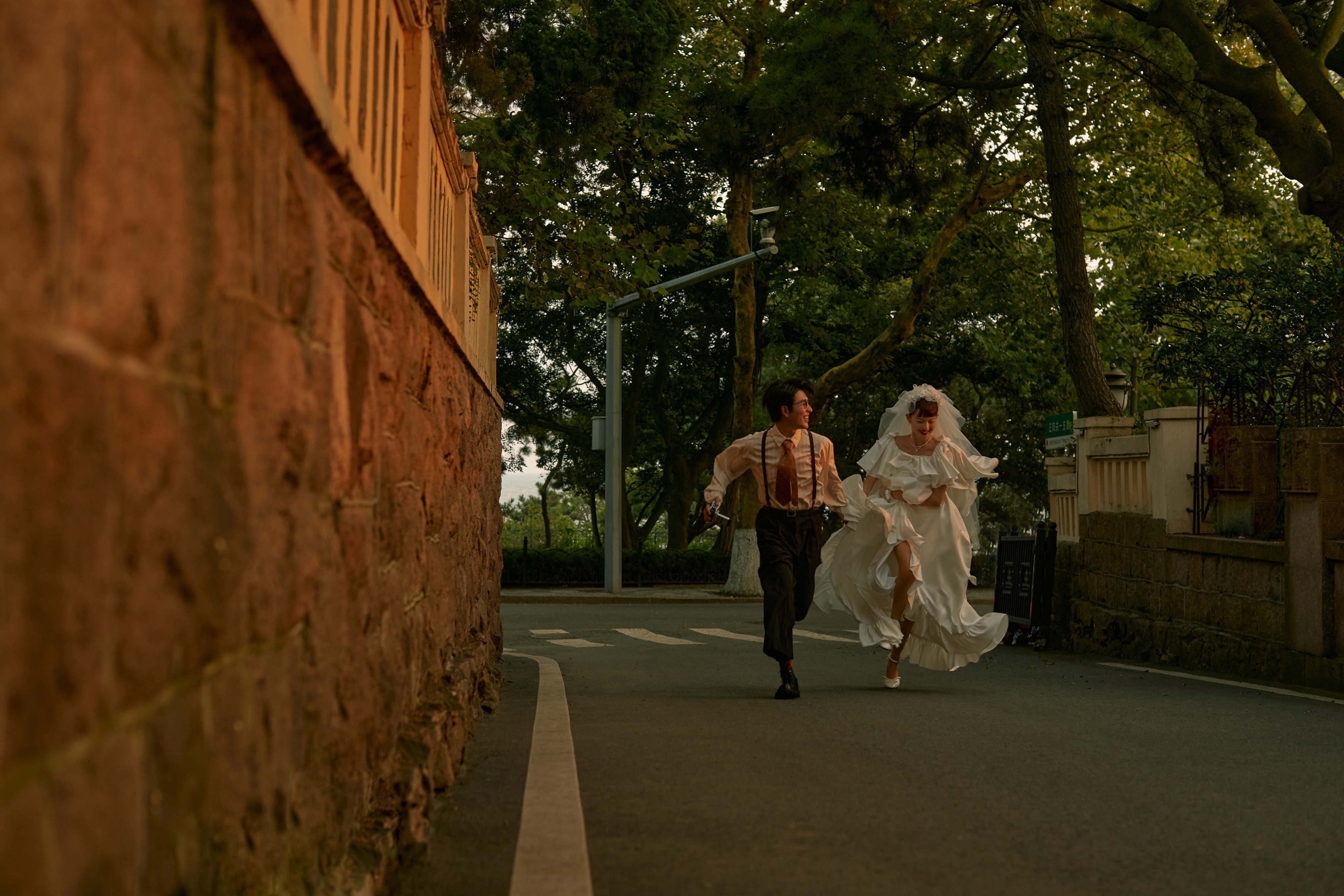 青岛旅拍婚纱摄影排名第几位,青岛旅拍婚纱照工作室排名