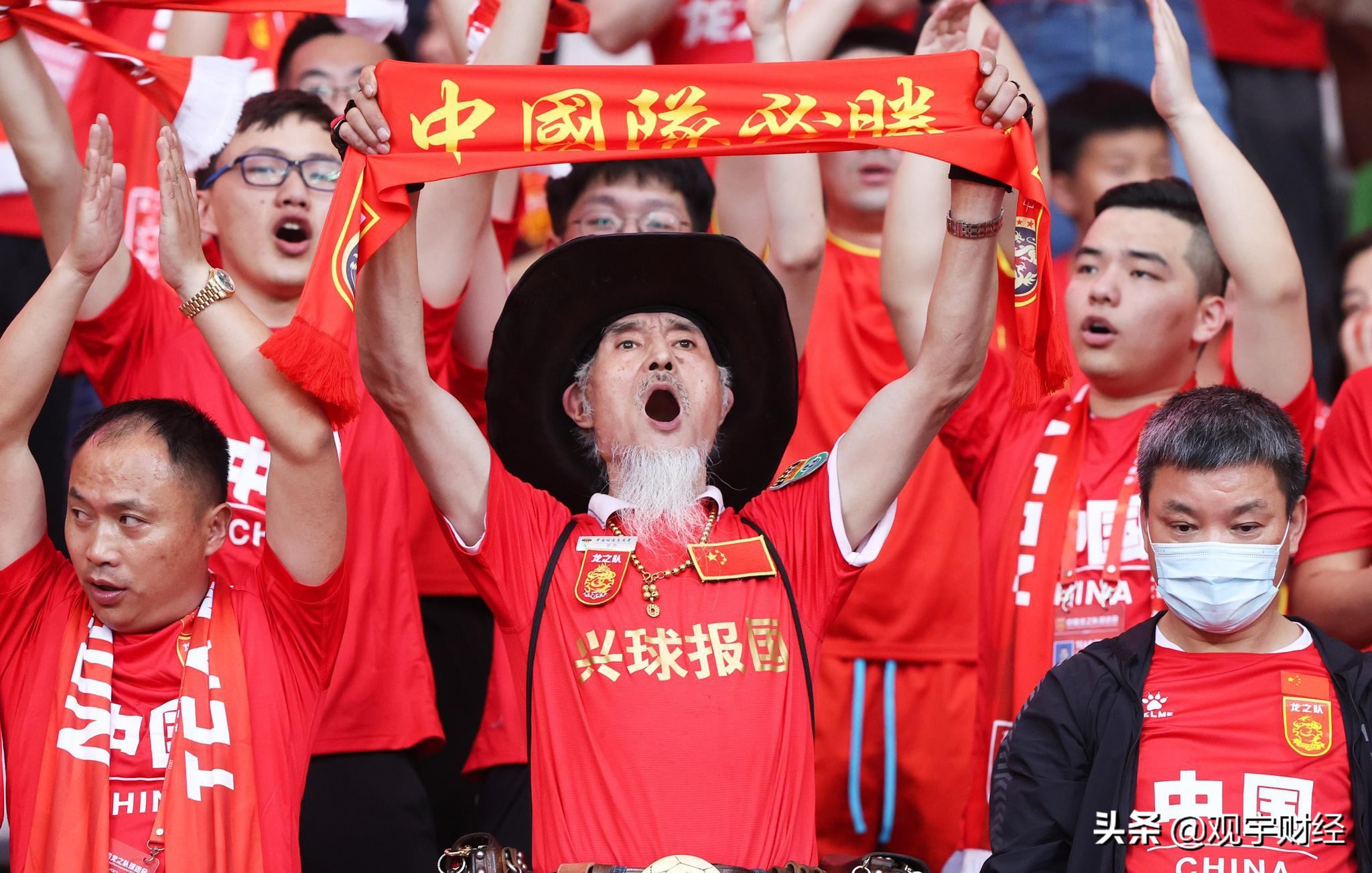 男足凭什么比女足工资高,男足与女足收入对比