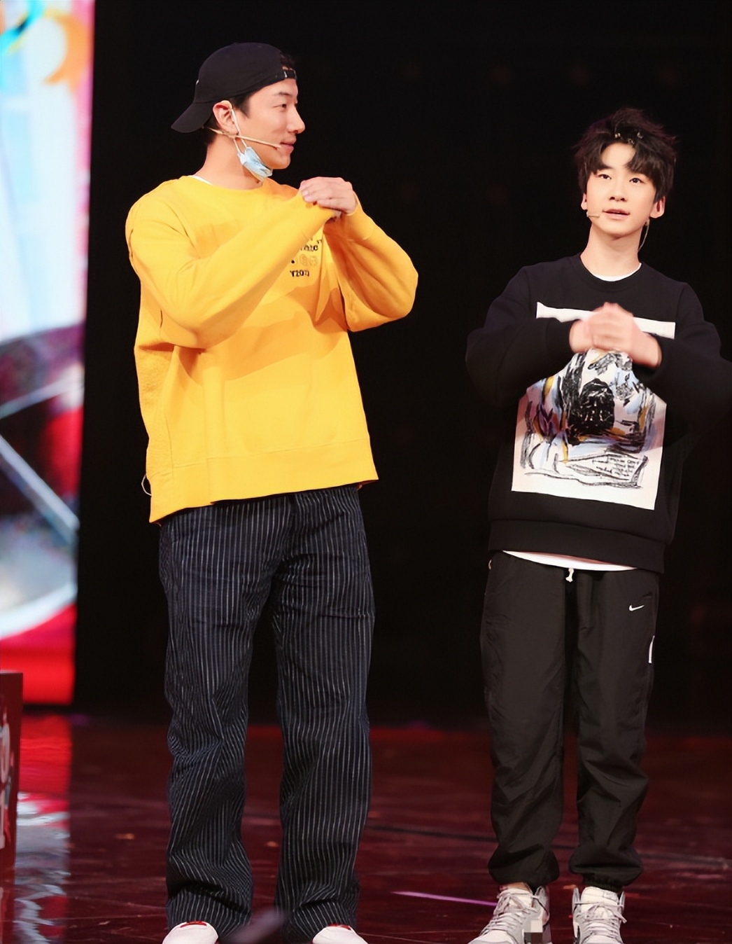 张亮15岁儿子天天穿裙子跳舞，189身高瞩目，颜值却被指泯然众人