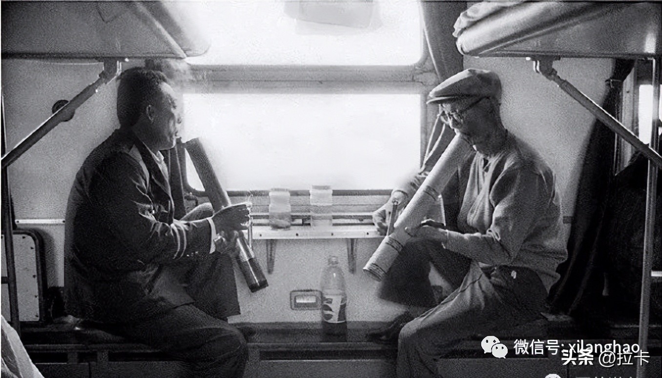 绿皮火车老照片,80年代绿皮火车里旧照片