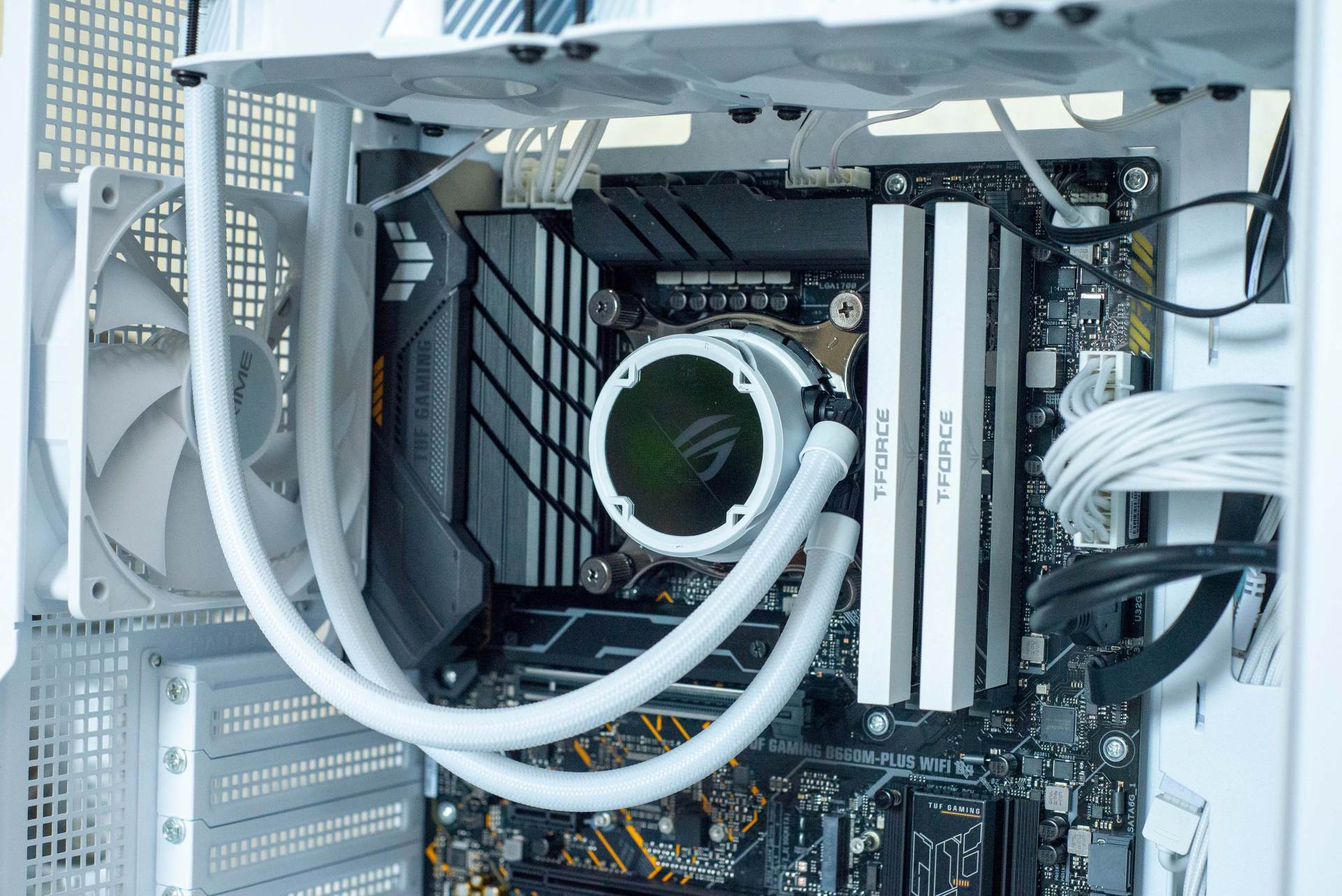 华硕ap201冰立方240水冷,华硕冰立方ap201支持多大的机箱