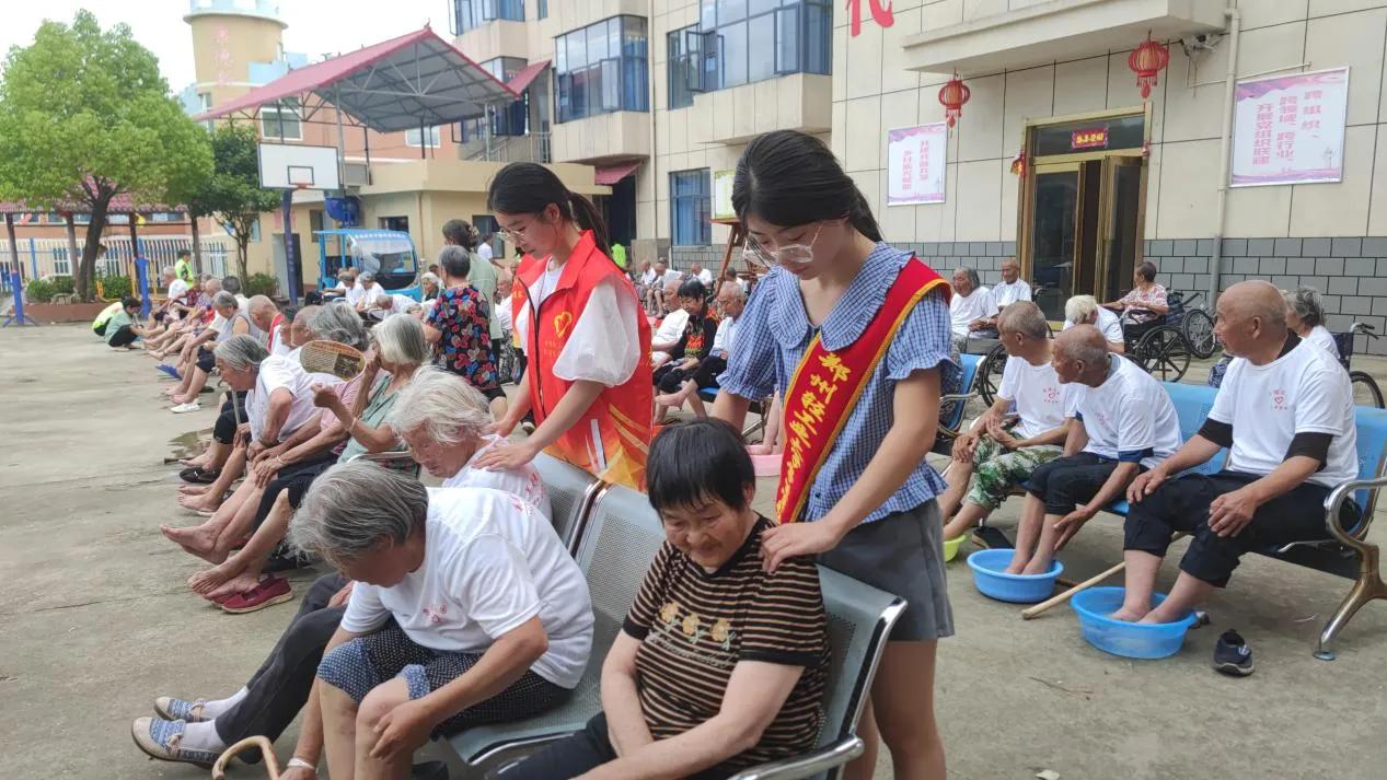 资助育人圆梦青春,资助育人主题绘画