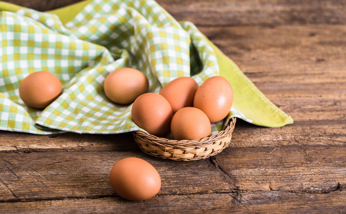 鸡蛋不放冰箱放一年都不坏的方法,鸡蛋保存方法可直接放冰箱保鲜吗