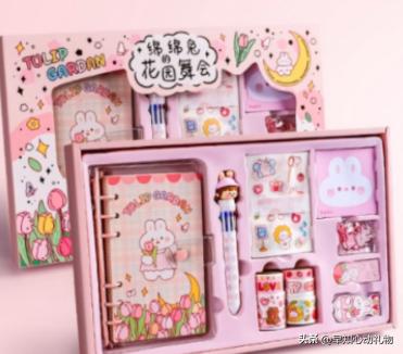 女性朋友过生日送什么礼物最好，这几样她一定很喜欢！