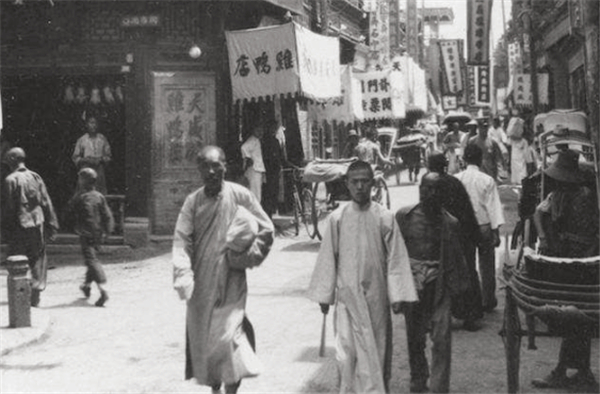 民国时期1根金条等于多少大洋,民国时期100根金条兑现多少块银元