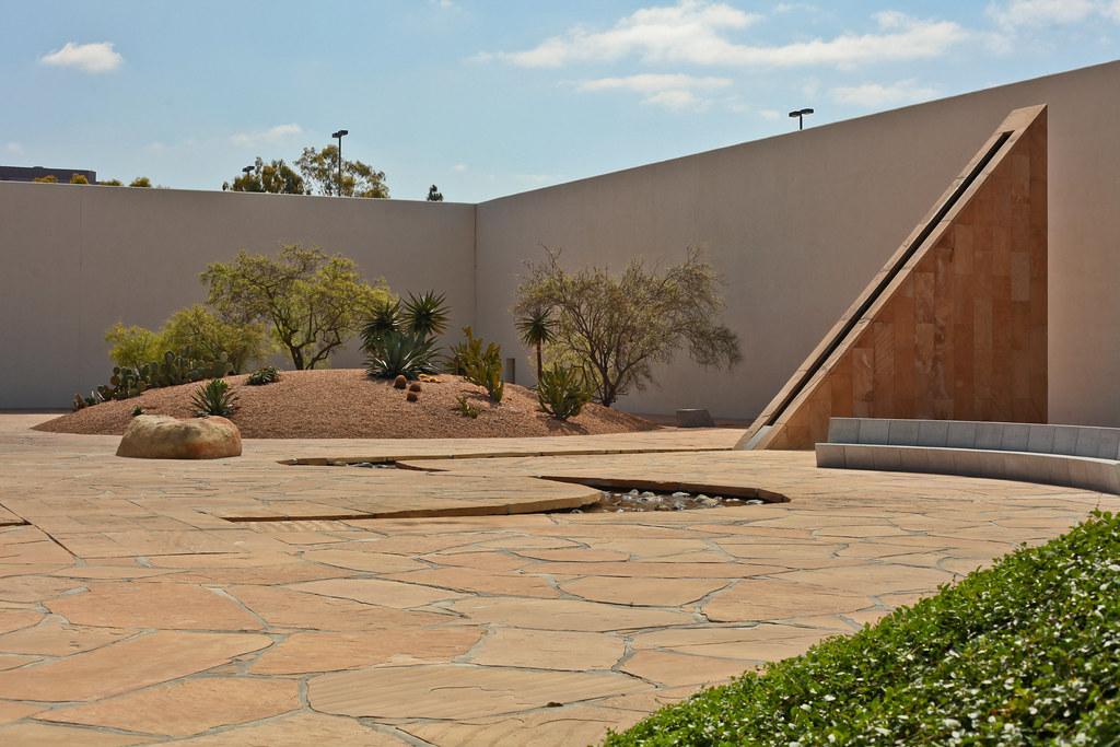 野口勇加州景观,野口勇的加州剧本