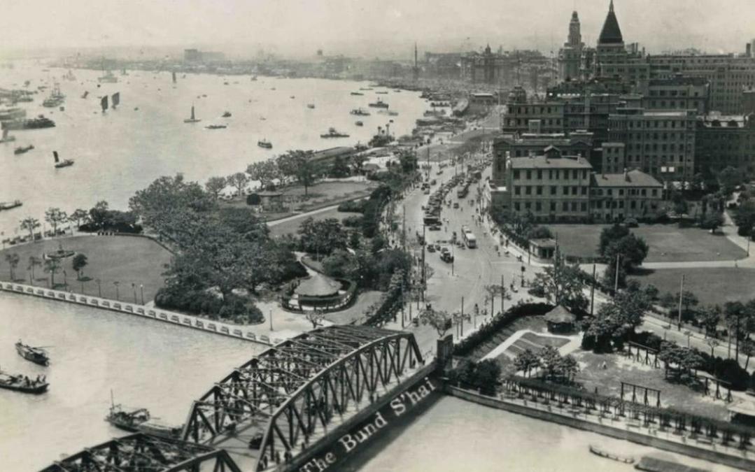 宁波老农从儿子墓穴里挖出一包裹,80岁老农挖开儿子坟墓