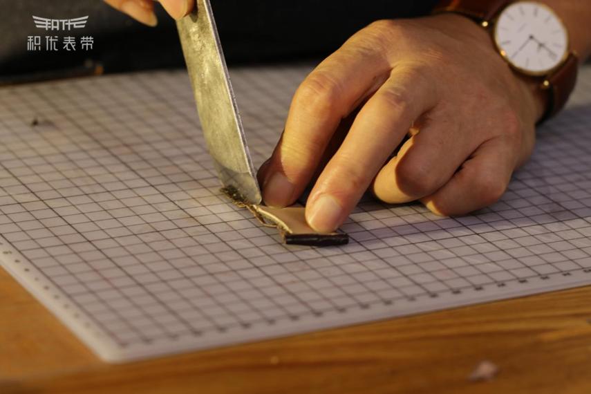 鳄鱼皮表带双面的好还是单面的好,你所不知道的鳄鱼皮表带