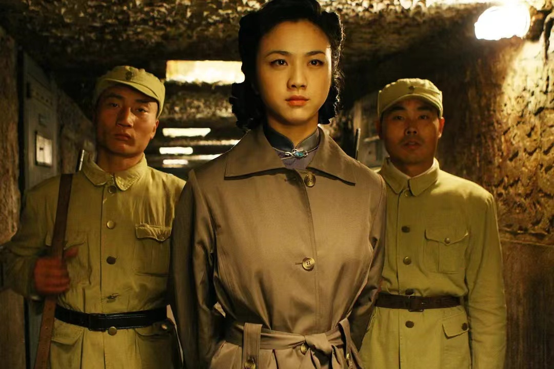 从3个角度对比谍战片《色戒》和《无名》，它们的差距，不止*欲情**