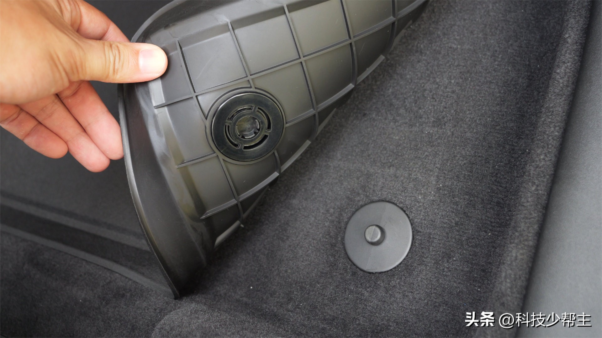 理想l9高档脚垫tpe,理想l9tpe脚垫怎么铺