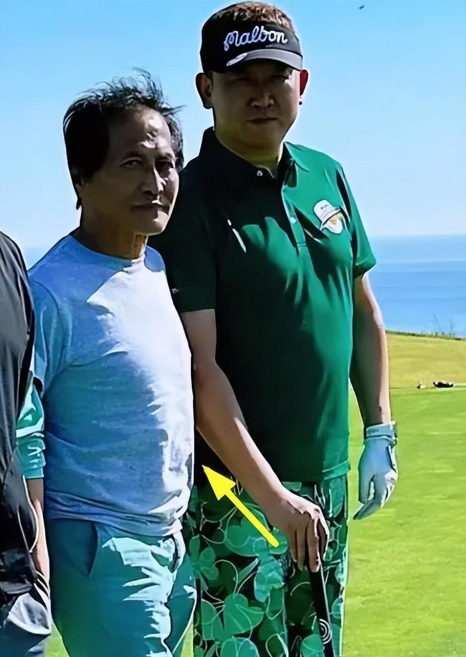 王祖贤厦门再被偶遇，住900元豪华酒店，被曝将在国内定居！