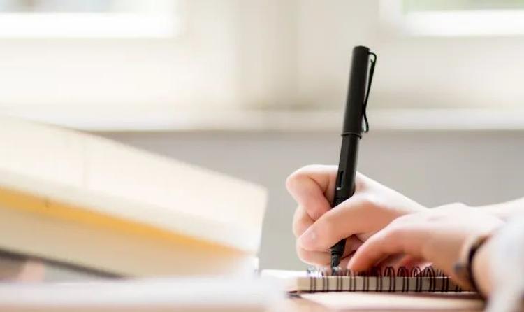 25岁选择成考还是自考好,错过了成考那就不要再错过自考