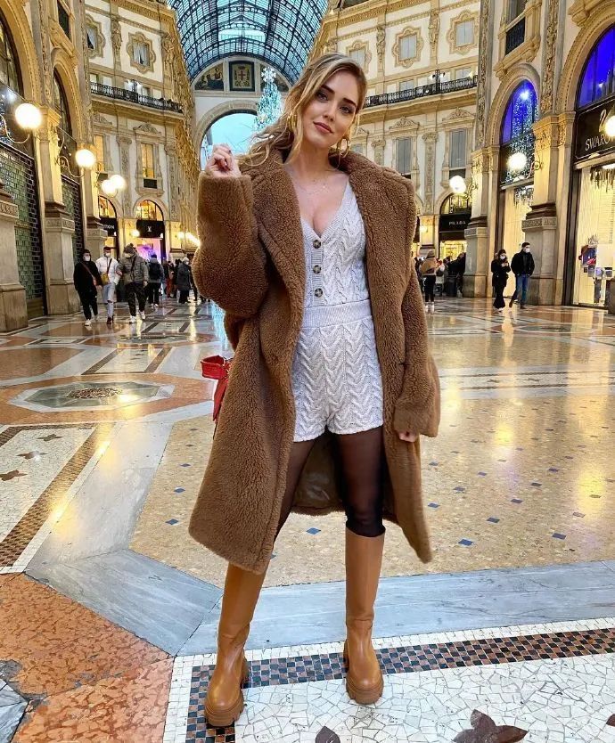 宇宙时尚博主被质疑衣品？！网友吐槽：她的穿搭我真看不懂…