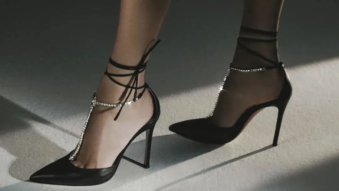 安踏官宣签约欧文李宁,曝欧文将签约安踏照片