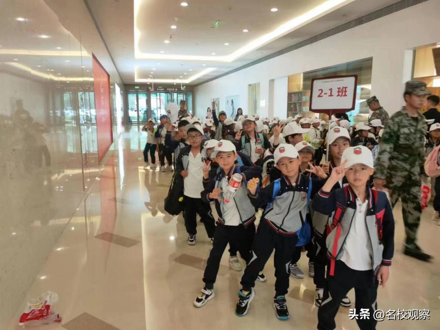 蔚蓝做苍穹，鱼儿变繁星！新川学子，走进浩海立方，探秘无限海洋