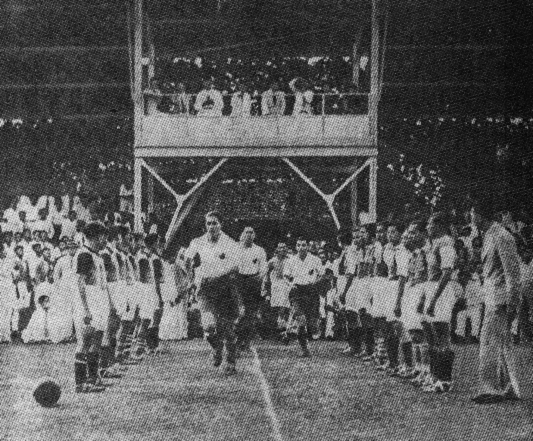 中国男足高光时刻亚冠,中国男足胜日本的高光时刻