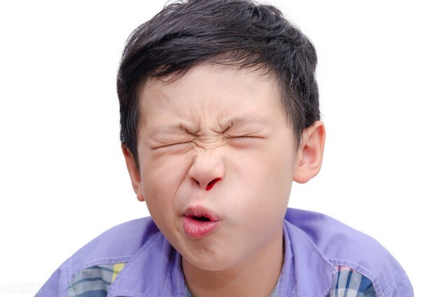 白血病的前兆头痛,白血病出现骨痛是早期还是晚期