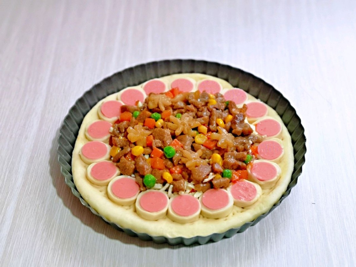 黑胡椒牛排披萨,好吃的黑椒牛肉披萨新鲜出炉