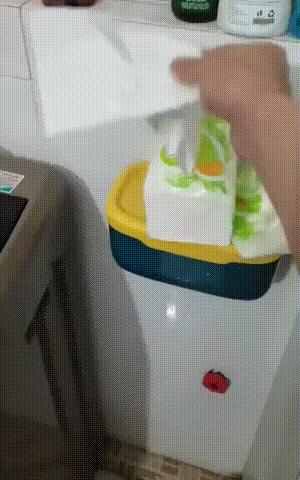 “是小蛇出了轨，还是青蛙劈了腿？”这是现实版的美杜莎？哈哈