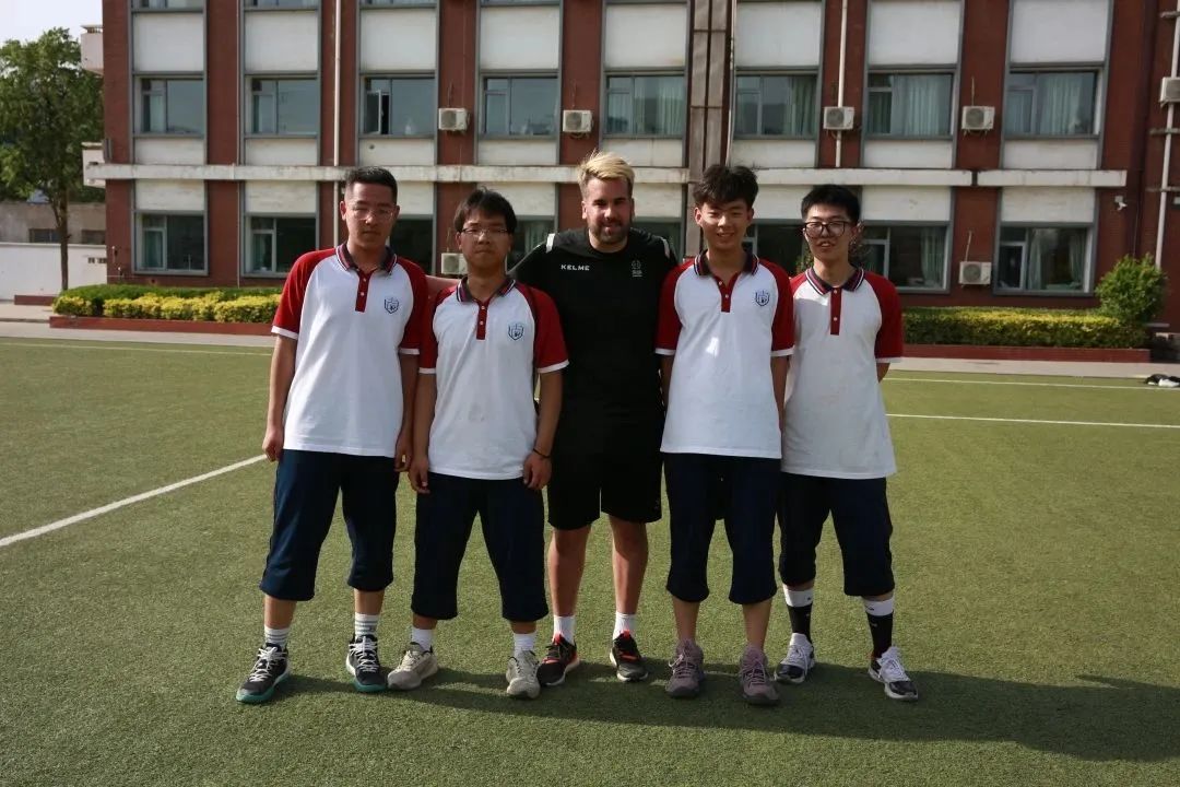 体验足球的乐趣,西班牙文化体验