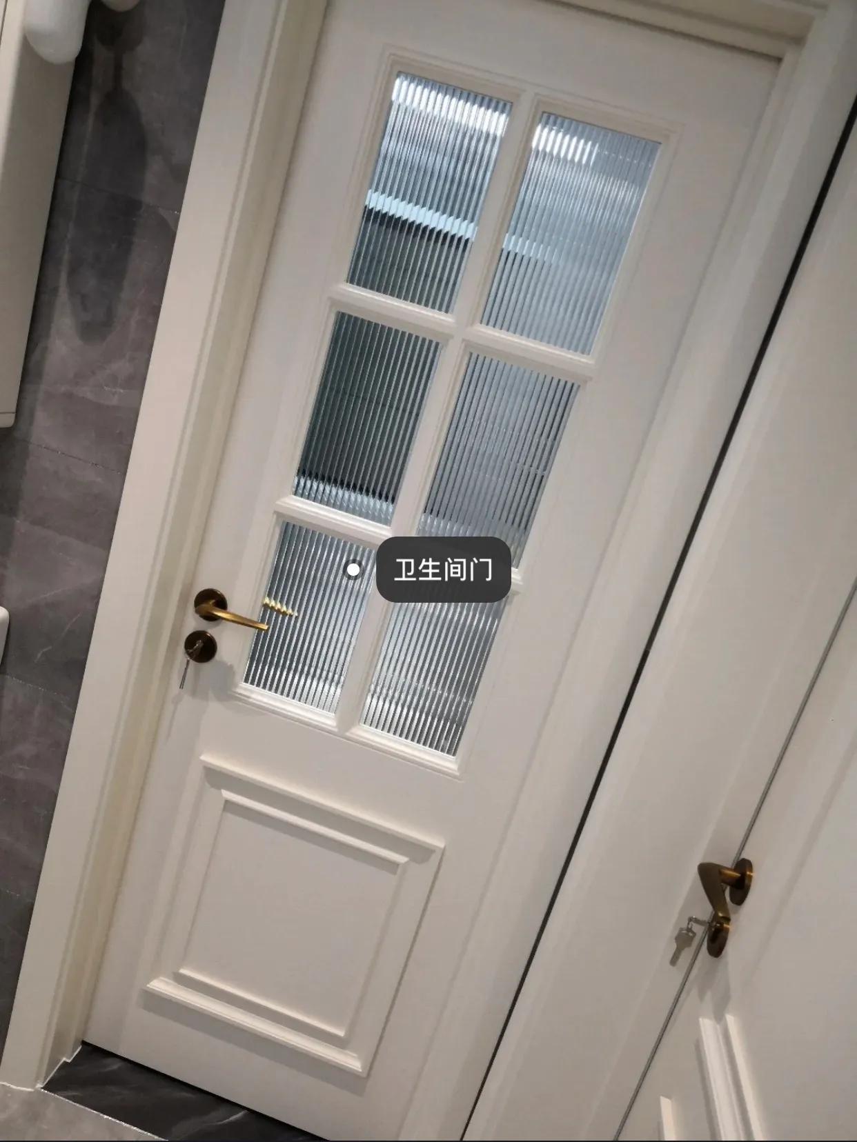 客卫门用实木门还是玻璃门,卫生间门是实木门还是铝合金门好
