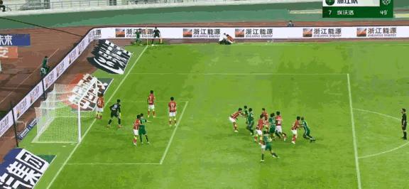 中超保级关键战大连人2-1逆转青岛,大连中超决赛最新战况