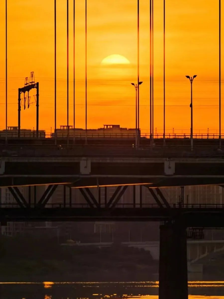 回到小县城朝九晚五,回到朝九晚五的心情说说