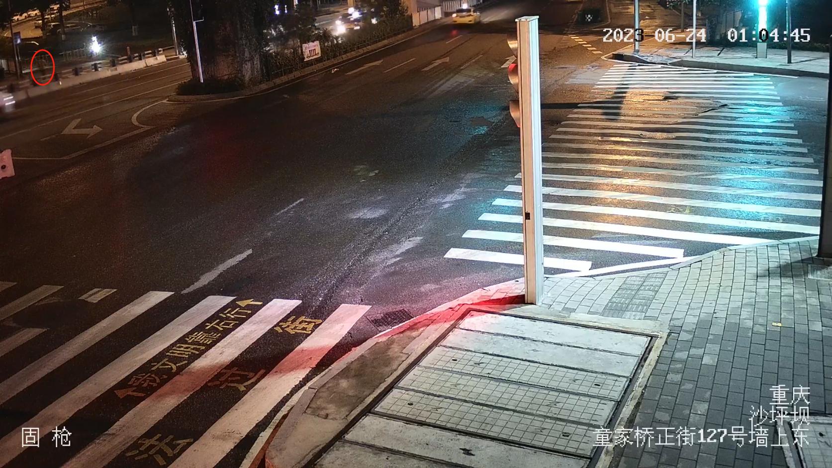 民警狂追几条街抓捕窃贼,蒙面窃贼专挑凌晨作案终被抓获