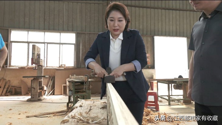 木工花头打磨视频,木工抛光的工艺